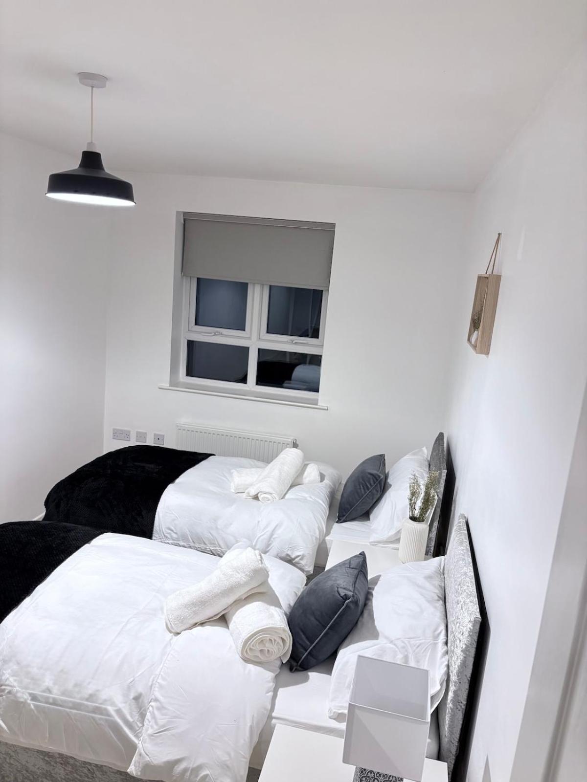 Appartement 2-bedroom 1-bathroom Sheffield, Sleeps Up To 4, 1-double Bed 2-single Beds Open Plan Kitchen With Dining Area And Lounge *