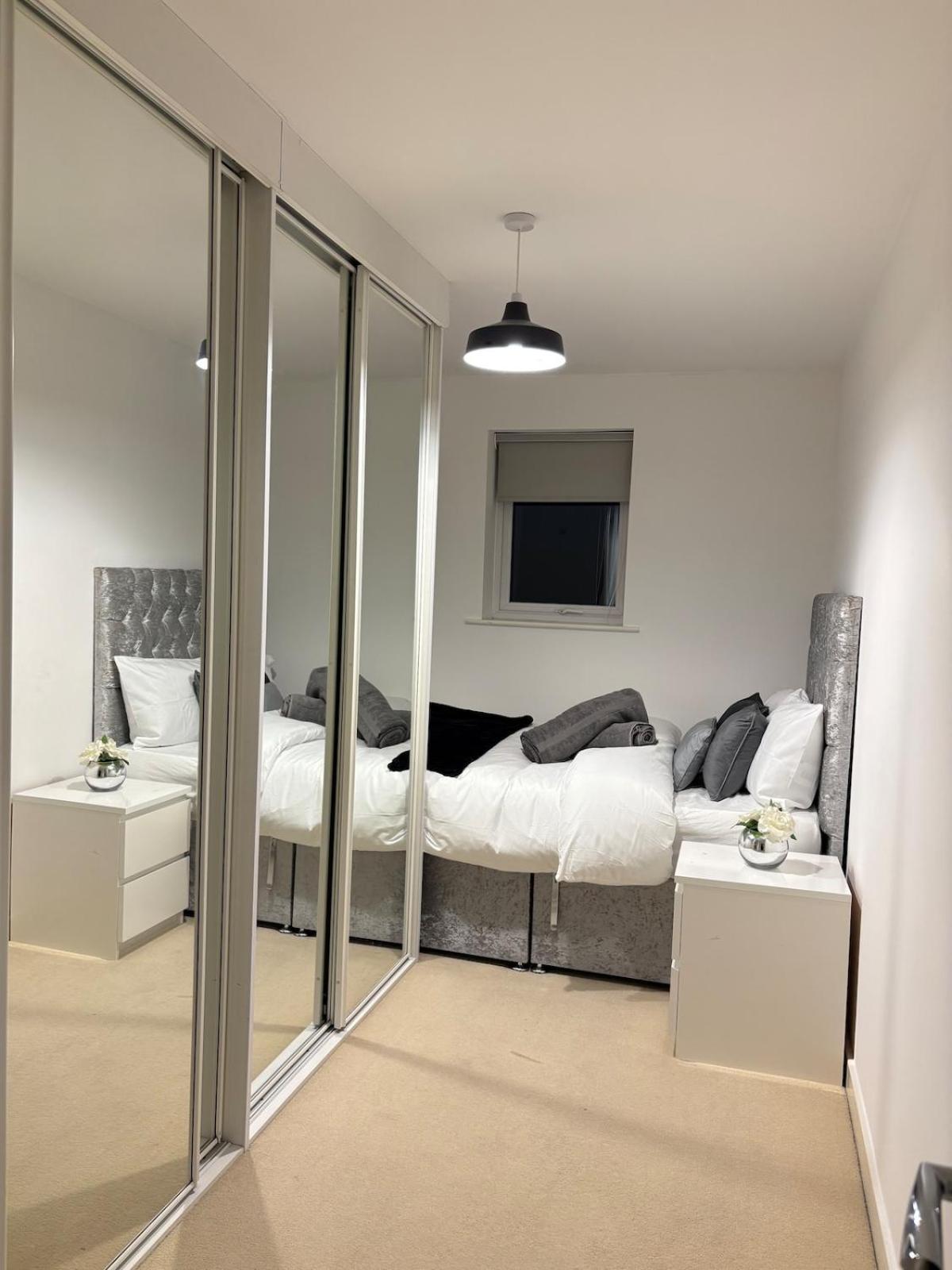 Appartement 2-bedroom 1-bathroom Sheffield, Sleeps Up To 4, 1-double Bed 2-single Beds Open Plan Kitchen With Dining Area And Lounge