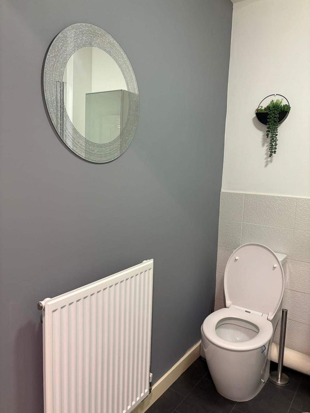 Appartement 2-bedroom 1-bathroom Sheffield, Sleeps Up To 4, 1-double Bed 2-single Beds Open Plan Kitchen With Dining Area And Lounge Sheffield